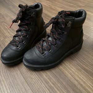 Sorel Lennox boots